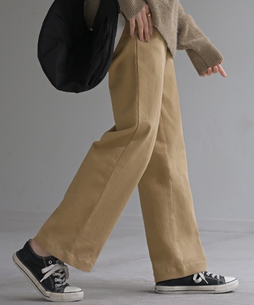 HUG.U(ハグユー)の「よくばり極伸びパンツ < ストレート >(その他パンツ・レディース・ブラック/ベージュ/カーキ/アイボリー/グレイッシュブルー/ブラウン・M(トール丈)/M(レギュラー丈)/L(レギュラー丈)/XXL(トール丈)/XXL(レギュラー丈)/XL(トール丈)/XL(レギュラー丈)/L(トール丈))」の7枚目の写真