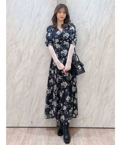 MERCURYDUO（マーキュリーデュオ）の「フラワーギャザースリーブワンピース（ワンピース・レディース・ライトブルー/オフホワイト/ネイビー/イエロー・SMALL/MEDIUM）」の12枚目の写真