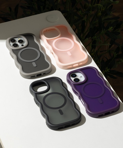 emonique（エモニーク）の「iPhoneケース カバー うねうね TPUシリコン素材 マット Magsafe対応【12/13/14/14pro/15/15pro/16/16pro/16E/17/17p/Air対応】（スマホケース/カバー・レディース・ピンク/パープル/ブラック/グレー/フューシャピンク/ブラウン・iPhone 12/iPhone 14/iPhone 16/iPhone 16 Pro/iPhone 14 Pro/iPhone 15/iPhone 13/iPhone 15 Pro/iPhone 16e/iPhone 17/iPhone 17 Pro/iPhone Air）」の16枚目の写真