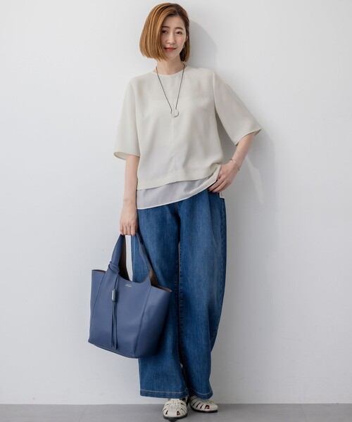 23区 L（ニジュウサンクオオキイサイズ）の「ストレッチジョーゼット シアーコンビ カットソー（Tシャツ/カットソー・レディース・ブラック系/ダークブラウン系/ベージュ系/ホワイト系/スモーキーグリーン系/ネイビー系/ピンク/ライトブルー・46/44）」の9枚目の写真