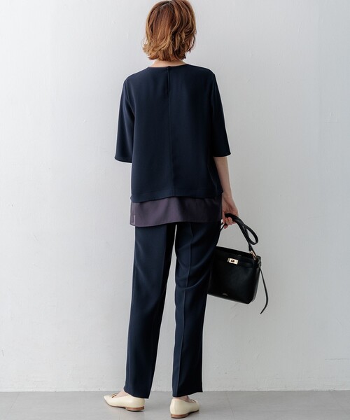 23区 L（ニジュウサンクオオキイサイズ）の「ストレッチジョーゼット シアーコンビ カットソー（Tシャツ/カットソー・レディース・ブラック系/ダークブラウン系/ベージュ系/ホワイト系/スモーキーグリーン系/ネイビー系/ピンク/ライトブルー・46/44）」の16枚目の写真