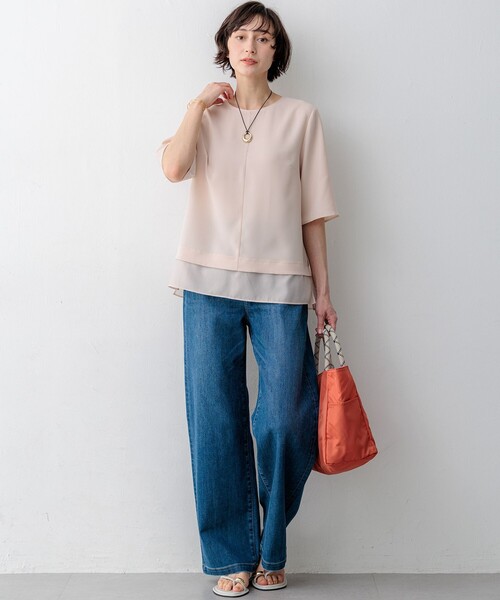 23区 L（ニジュウサンクオオキイサイズ）の「ストレッチジョーゼット シアーコンビ カットソー（Tシャツ/カットソー・レディース・ブラック系/ダークブラウン系/ベージュ系/ホワイト系/スモーキーグリーン系/ネイビー系/ピンク/ライトブルー・46/44）」の19枚目の写真