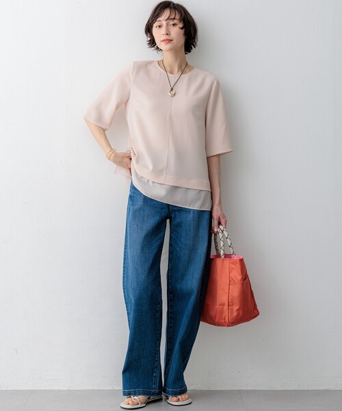 23区 L（ニジュウサンクオオキイサイズ）の「ストレッチジョーゼット シアーコンビ カットソー（Tシャツ/カットソー・レディース・ブラック系/ダークブラウン系/ベージュ系/ホワイト系/スモーキーグリーン系/ネイビー系/ピンク/ライトブルー・46/44）」の20枚目の写真