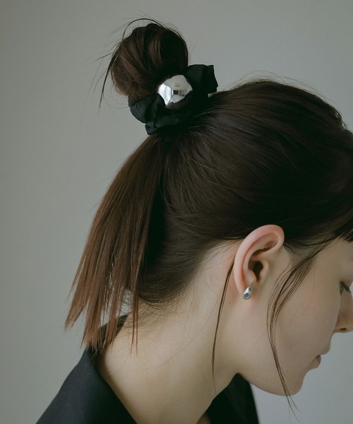 MANOF（マノフ）の「heyep×MANOF Medium Metal Ball Scrunchie