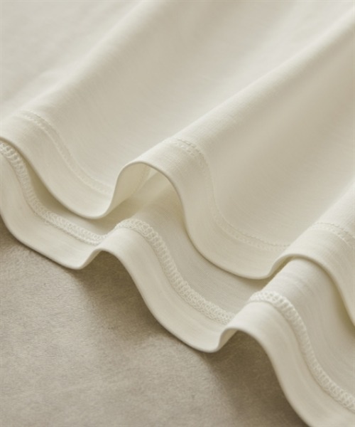 7days Life Styling（セブンデイズライフスタイリング）の「ブラウス見えシルケットポンチスキッパーチュニックカットソートップス<大きいサイズ有>（Tシャツ/カットソー・レディース・グレイッシュベージュ/ブラック/サックスブルー/オフホワイト・S/M/L/LL/3L）」の21枚目の写真