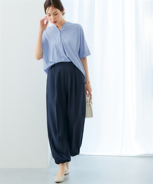 7days Life Styling（セブンデイズライフスタイリング）の「ブラウス見えシルケットポンチスキッパーチュニックカットソートップス<大きいサイズ有>（Tシャツ/カットソー・レディース・グレイッシュベージュ/ブラック/サックスブルー/オフホワイト・S/M/L/LL/3L）」の20枚目の写真