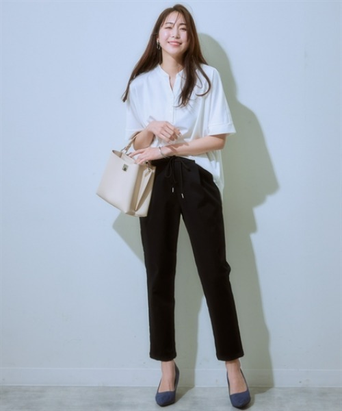 7days Life Styling（セブンデイズライフスタイリング）の「ブラウス見えシルケットポンチスキッパーチュニックカットソートップス<大きいサイズ有>（Tシャツ/カットソー・レディース・グレイッシュベージュ/ブラック/サックスブルー/オフホワイト・S/M/L/LL/3L）」の6枚目の写真