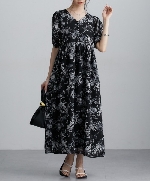 nissen(ニッセン)の「花柄シフォンマキシ丈ワンピース(ワンピース・レディース・ブラック/キナリ・M/L)」の22枚目の写真