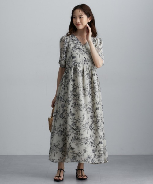 nissen(ニッセン)の「花柄シフォンマキシ丈ワンピース(ワンピース・レディース・ブラック/キナリ・M/L)」の21枚目の写真