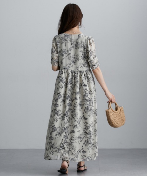 nissen(ニッセン)の「花柄シフォンマキシ丈ワンピース(ワンピース・レディース・ブラック/キナリ・M/L)」の19枚目の写真