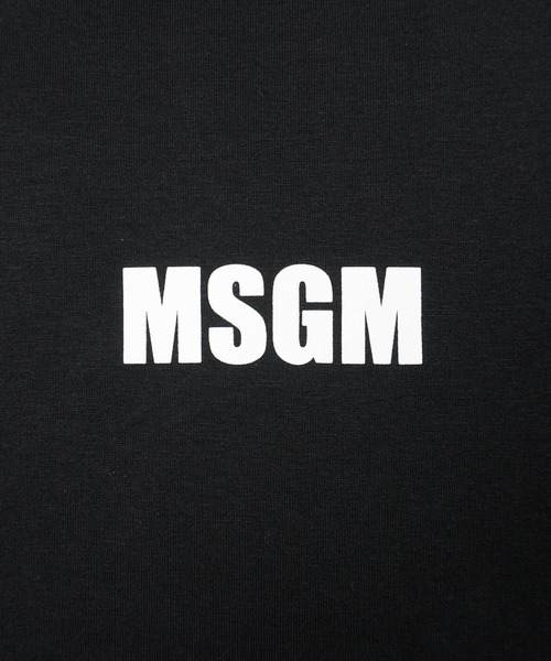 MSGM(エムエスジーエム)の「NEVER LOOK BACK ステートメントロゴ クロップドTシャツ(Tシャツ/カットソー・レディース・ブラック/レッド/ホワイト・M/S)」の9枚目の写真