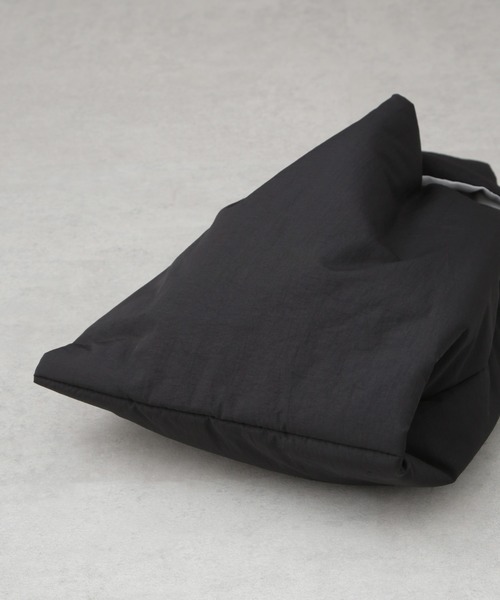 NANO universe（ナノユニバース）の「「NJ/CLUB」中綿マルシェバッグ（トートバッグ・メンズ・ターコイズブルー/ブラック/ベージュ/ロイヤルブルー・FREE）」の7枚目の写真