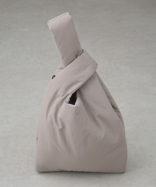 NANO universe(ナノユニバース)の「「NJ/CLUB」中綿マルシェバッグ(トートバッグ・メンズ・ターコイズブルー/ブラック/ベージュ/ロイヤルブルー・FREE)」の15枚目の写真