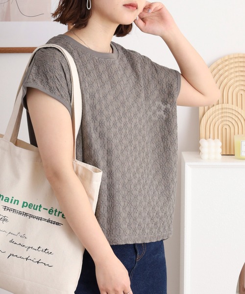 FUNALIVE（ファンアライブ）の「ショートトップス　プチフラワー刺繍（Tシャツ/カットソー・レディース・ブラック/ホワイト/グレー・FREE）」の15枚目の写真