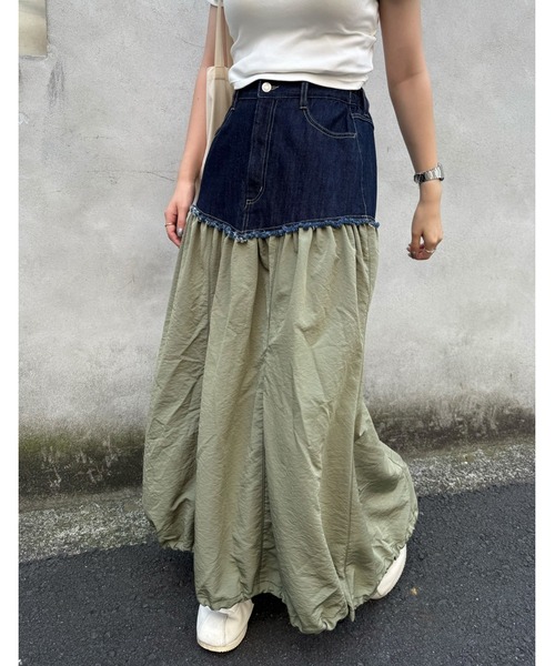 DOUBLE NAME（ダブルネーム）の「デニムドッキングギャザースカート（スカート・レディース・オフホワイト/カーキ・FREE）」の2枚目の写真