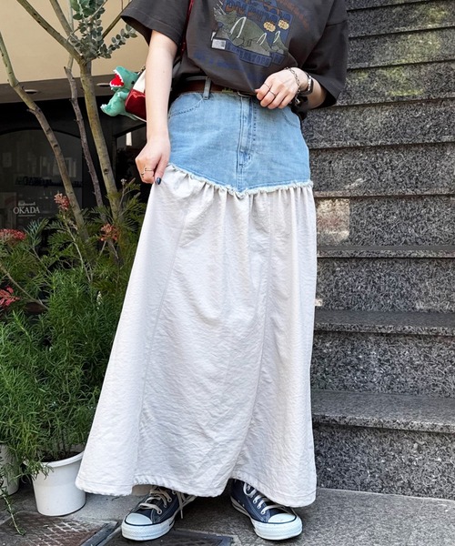DOUBLE NAME（ダブルネーム）の「デニムドッキングギャザースカート（スカート・レディース・オフホワイト/カーキ・FREE）」の3枚目の写真