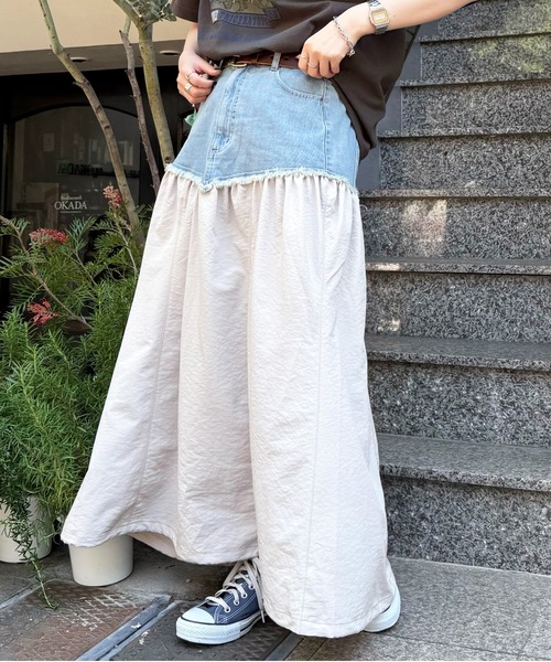 DOUBLE NAME（ダブルネーム）の「デニムドッキングギャザースカート（スカート・レディース・オフホワイト/カーキ・FREE）」の4枚目の写真