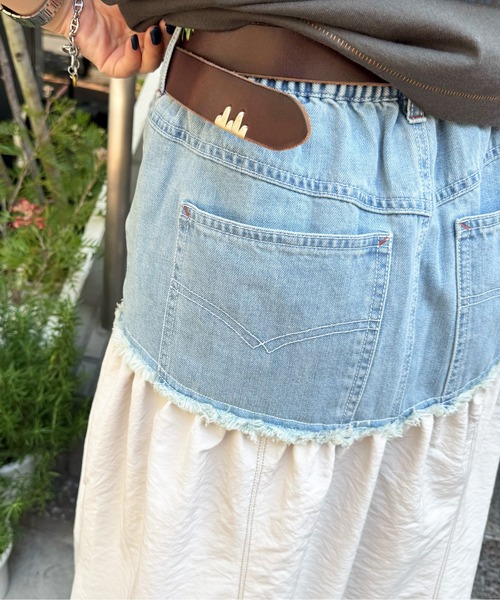 DOUBLE NAME（ダブルネーム）の「デニムドッキングギャザースカート（スカート・レディース・オフホワイト/カーキ・FREE）」の5枚目の写真