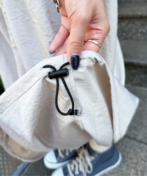 DOUBLE NAME（ダブルネーム）の「デニムドッキングギャザースカート（スカート・レディース・オフホワイト/カーキ・FREE）」の6枚目の写真