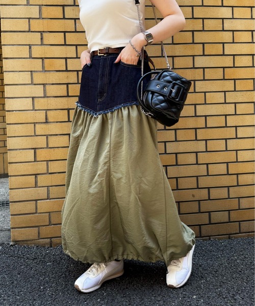 DOUBLE NAME（ダブルネーム）の「デニムドッキングギャザースカート（スカート・レディース・オフホワイト/カーキ・FREE）」の14枚目の写真