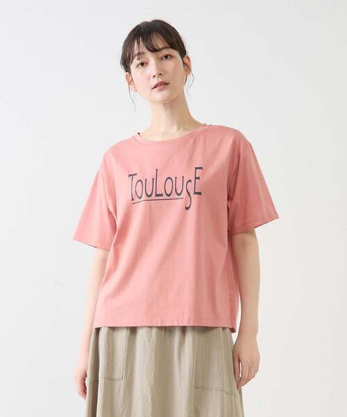 MELROSE claire(メルローズ クレール)の「【TouLousEロゴプリントTシャツ】(Tシャツ/カットソー・レディース・クリーム/チャコールグレー/ライトブルー/ピンク・FREE)」の1枚目の写真
