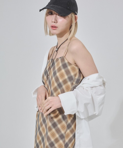 ENVYM(アンビー)の「バイアスキャミワンピース(ワンピース・レディース・ベージュ/ブラック・FREE)」の16枚目の写真