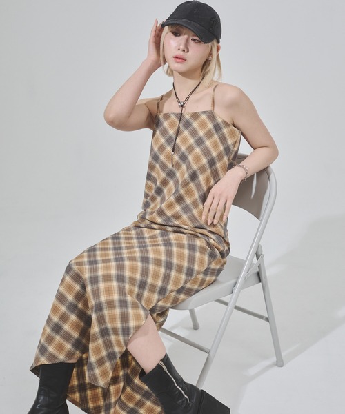 ENVYM(アンビー)の「バイアスキャミワンピース(ワンピース・レディース・ベージュ/ブラック・FREE)」の19枚目の写真