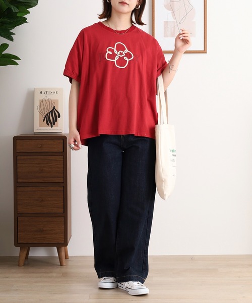 tシャツ EMAGO 花とロゴのプリントドルマンＴシャツ レディース Emago tシャツ EMAGO 花とロゴのプリントドルマンTシャツ