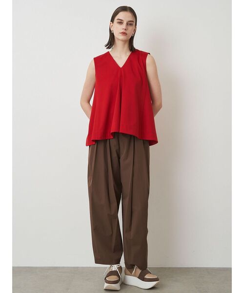 ELENDEEK(エレンディーク)の「Vネックテントカットソー(Tシャツ/カットソー・レディース・オフホワイト/レッド/ブラウン/ブラック・FREE)」の22枚目の写真