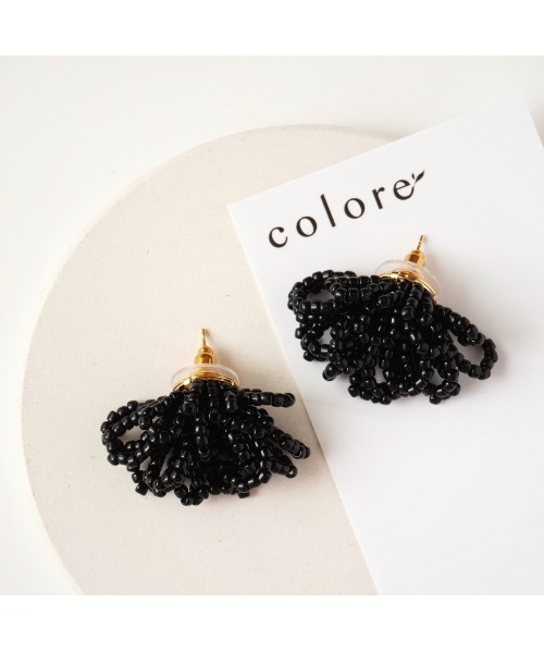 tone(トーン)の「【colore】【colore】【金属アレルギー対応】ビーズのシャワータッセルピアス(MA)(ピアス(両耳用)・レディース・ブラック・FREE)」の1枚目の写真