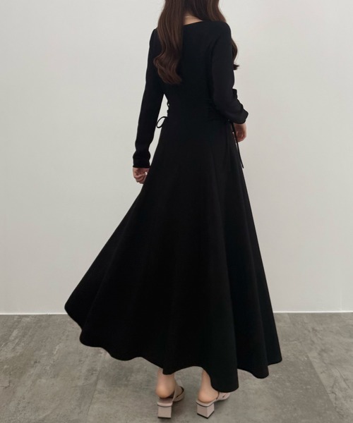 CENEA(セネア)の「レースアップカットフレアワンピース(裏地無し)(ワンピース・レディース・チャコール/ダークベージュ/ブラック・LARGE/MEDIUM/SMALL)」の5枚目の写真