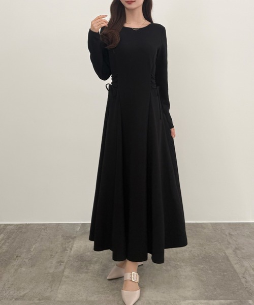 CENEA(セネア)の「レースアップカットフレアワンピース(裏地無し)(ワンピース・レディース・チャコール/ダークベージュ/ブラック・LARGE/MEDIUM/SMALL)」の8枚目の写真