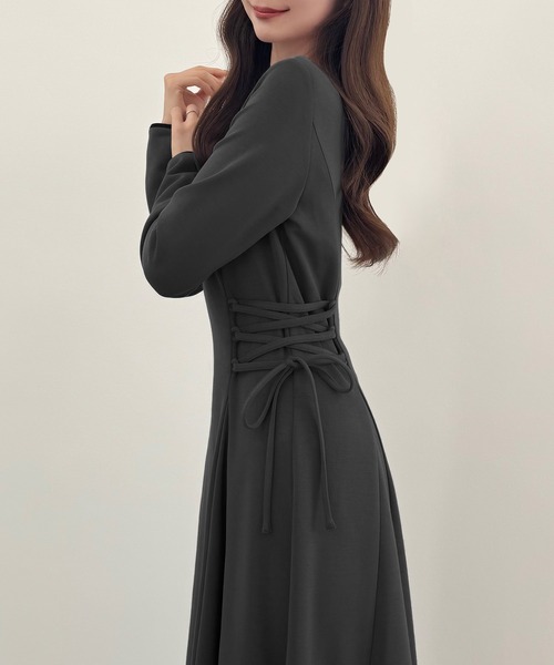 CENEA(セネア)の「レースアップカットフレアワンピース(裏地無し)(ワンピース・レディース・チャコール/ダークベージュ/ブラック・LARGE/MEDIUM/SMALL)」の11枚目の写真
