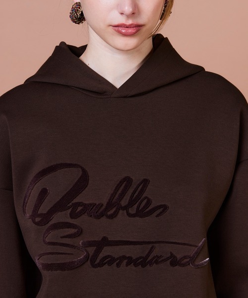 DOUBLE STANDARD CLOTHING（ダブルスタンダードクロージング）の「ハブラシ刺繍 ダンボールパーカー（パーカー・レディース・ベージュ/ブラウン・FREE）」の8枚目の写真