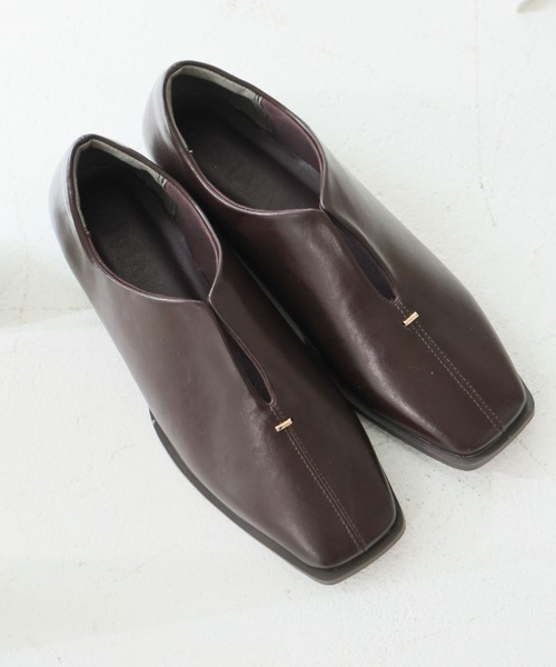 VIVIAN（ヴィヴィアン）の「スリットデザインローファー（パンプス・レディース・ダークブラウン/ブラック・M/L/S/LL）」の2枚目の写真