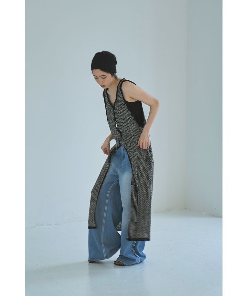 marjour（マージュール）の「SIDE SEAM WIDE DENIM（デニムパンツ・レディース・ブルー・M）」の6枚目の写真