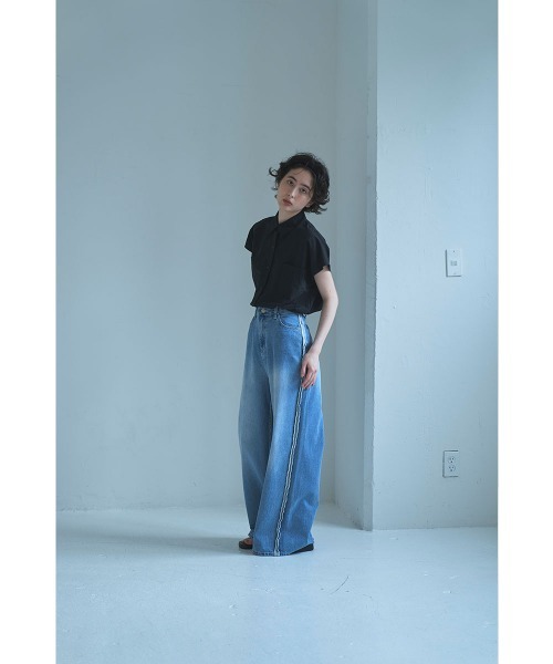 marjour（マージュール）の「SIDE SEAM WIDE DENIM（デニムパンツ・レディース・ブルー・M）」の11枚目の写真