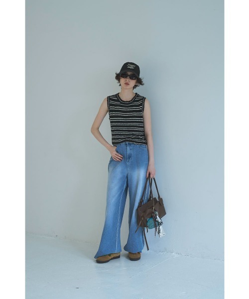 marjour（マージュール）の「SIDE SEAM WIDE DENIM（デニムパンツ・レディース・ブルー・M）」の15枚目の写真