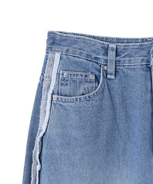 marjour（マージュール）の「SIDE SEAM WIDE DENIM（デニムパンツ・レディース・ブルー・M）」の21枚目の写真