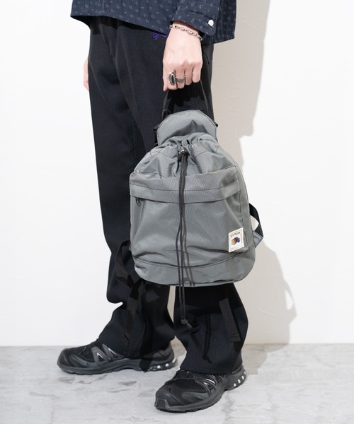 FRUIT OF THE LOOM(フルーツオブザルーム)の「FTL COLOR PURSE BACKPACK / バックパック / 巾着 / コンパクト(バックパック/リュック・メンズ・ベージュ/レッド/グリーン/ピンク/ブラック/カーキ/グレー・FREE)」の3枚目の写真