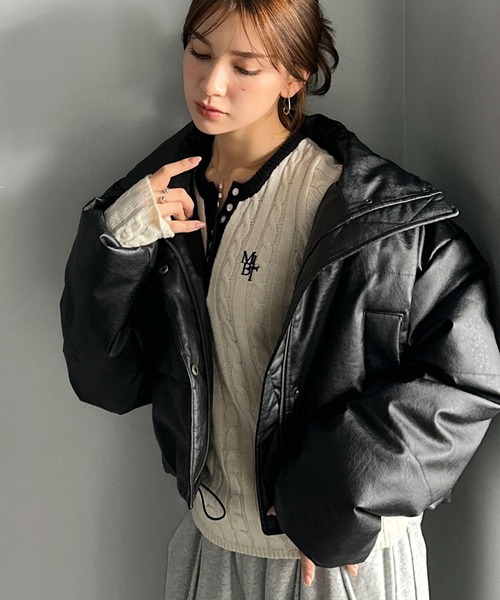 mily bilet(ミウィビレット)の「【mily bilet】ショート丈でスタイルアップ◎ ヴィンテージライクレザークロップド中綿コート(ブルゾン・レディース・ブラウン/ブラック・LARGE/SMALL/X-LARGE/MEDIUM)」の17枚目の写真
