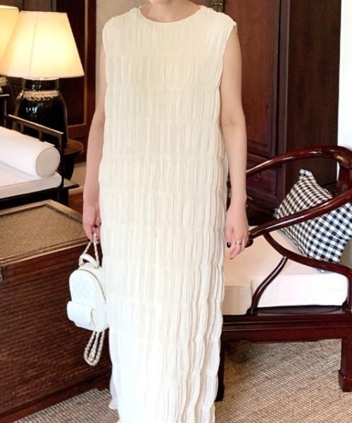 Aelina(エリナ)の「ノースリーブワンピース(ワンピース・レディース・ブラック/ホワイト・F)」の4枚目の写真