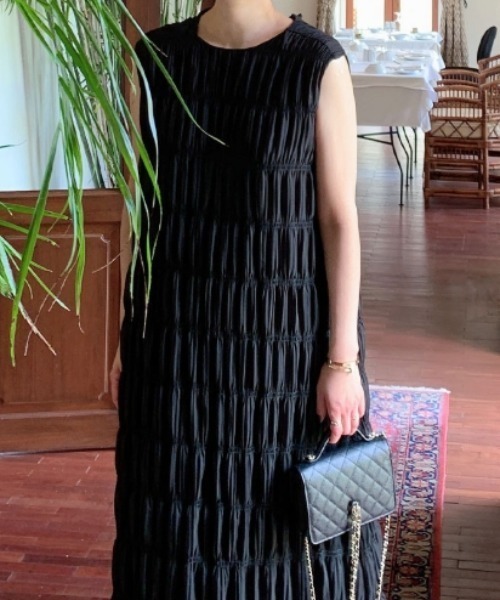 Aelina(エリナ)の「ノースリーブワンピース(ワンピース・レディース・ブラック/ホワイト・F)」の19枚目の写真