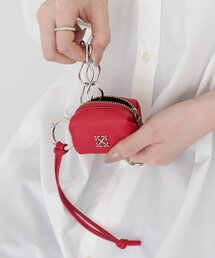 russet（ラシット）の「カラビナ付き レザーミニポーチ型チャーム（チャーム）」