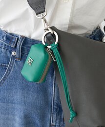 russet（ラシット）の「カラビナ付き レザーミニポーチ型チャーム（チャーム）」