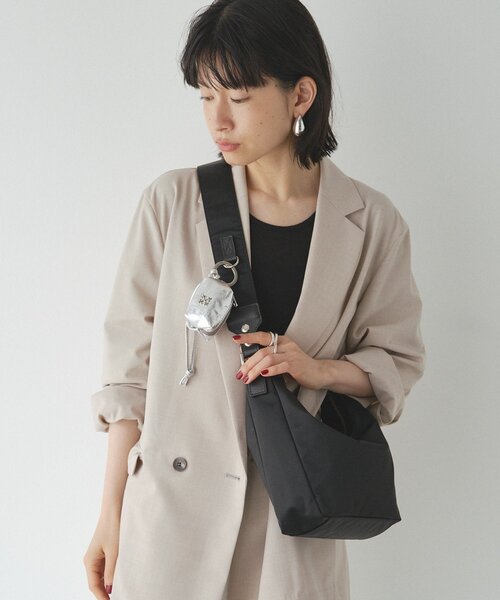 russet（ラシット）の「カラビナ付き レザーミニポーチ型チャーム（チャーム・レディース・シルバー/ベージュ/ブラック/イエロー/サックスブルー・FREE）」の6枚目の写真