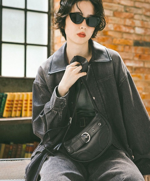 オリジナルラウンドバックルショルダーバッグ（ショルダーバッグ