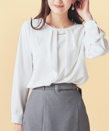 アクセ付フリルブラウス