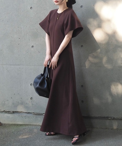 LAULEN(ローレン)の「flare sleeve long dress /フレアスリーブロングドレス(ワンピース・レディース・ブラック/ベージュ/ブラウン・FREE)」の2枚目の写真