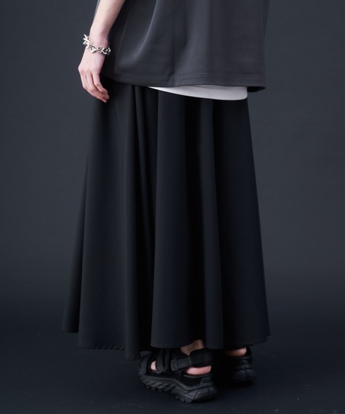 KUUUPY（クーピー）の「Drape Gather Hakama Pants - ドレープギャザー袴パンツ（スラックス・メンズ・チャコールグレー/ブラック・SMALL/MEDIUM/LARGE）」の9枚目の写真